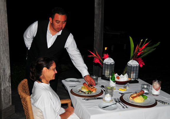 First class dining service First class dining service