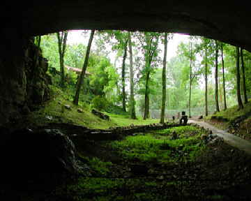 Famous caverns